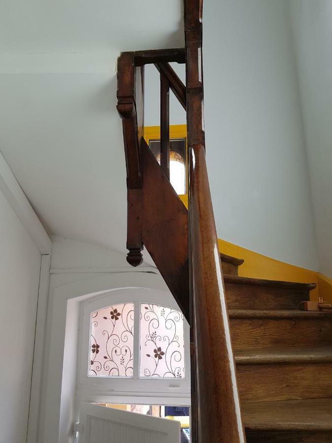 Appartement Atypique - 2 Chambres - Rue Calme Dans Centre Ville Sedan Ngoại thất bức ảnh