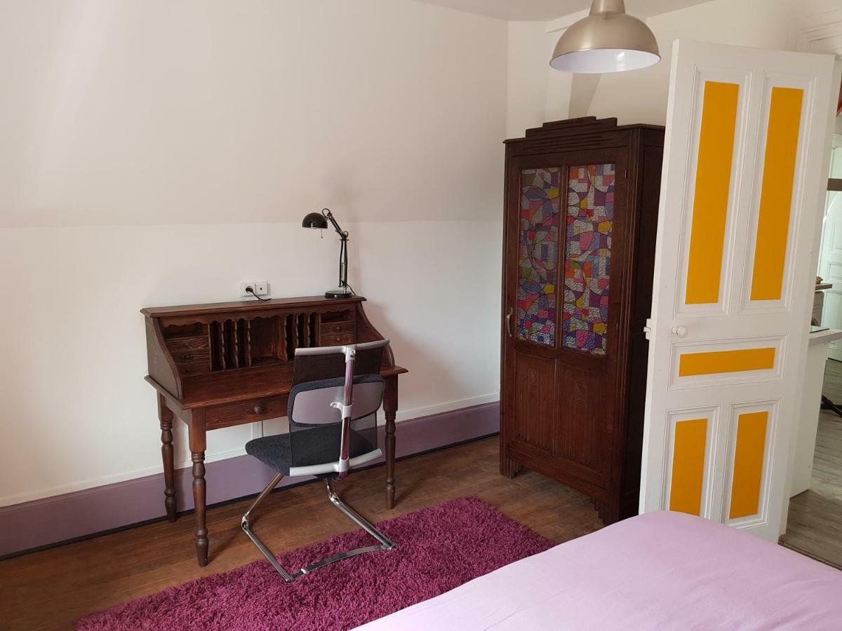 Appartement Atypique - 2 Chambres - Rue Calme Dans Centre Ville Sedan Ngoại thất bức ảnh