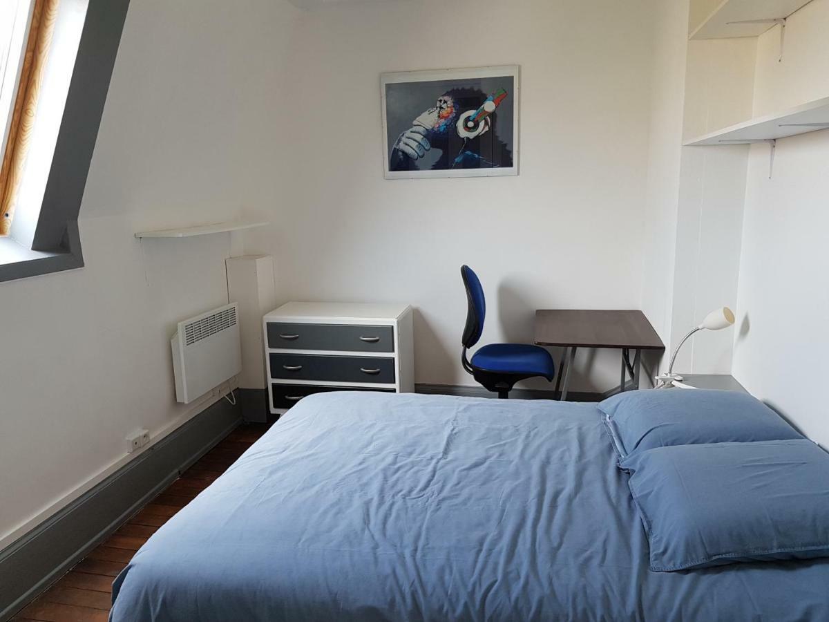 Appartement Atypique - 2 Chambres - Rue Calme Dans Centre Ville Sedan Ngoại thất bức ảnh